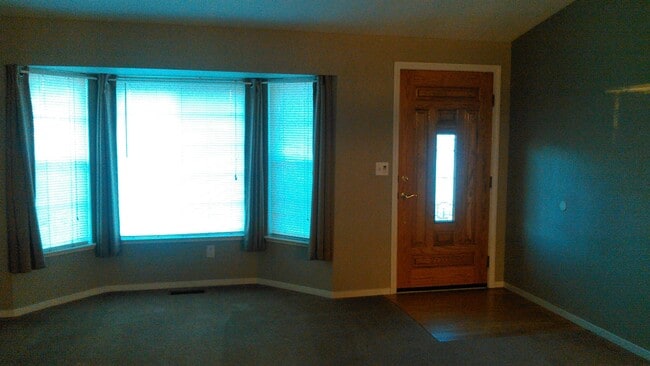 Photo - 501 Keddie St