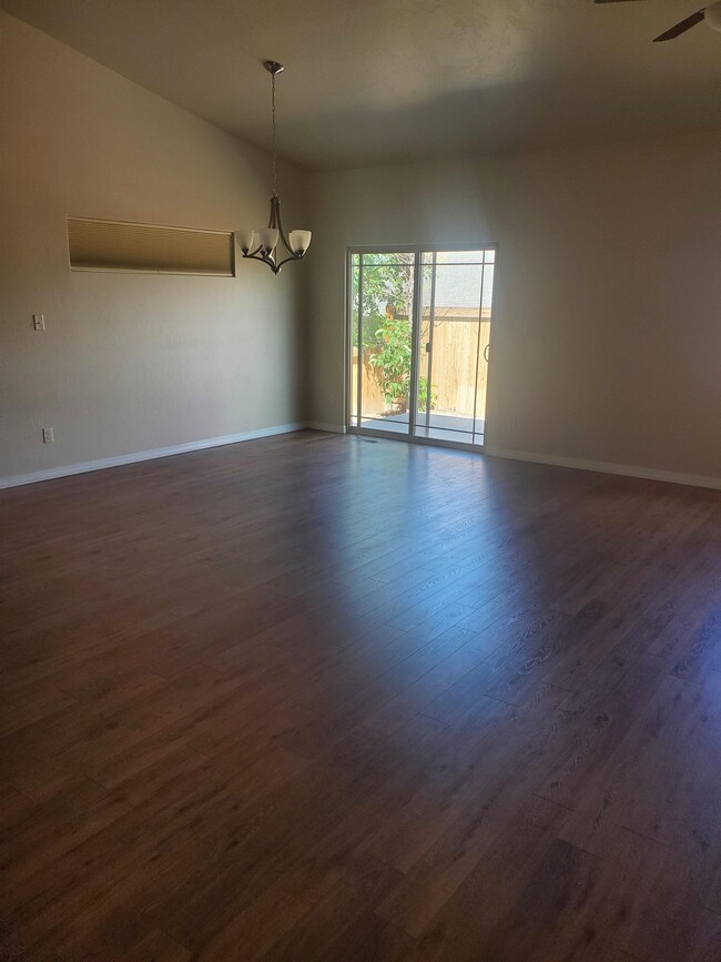 Photo - 212 Hideaway Ln