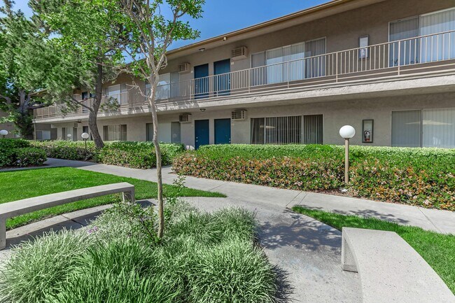Photo - Buena La Vista Apartment Homes