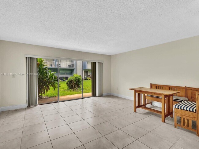 Photo - 9367 Fontainebleau Blvd Unidad G104