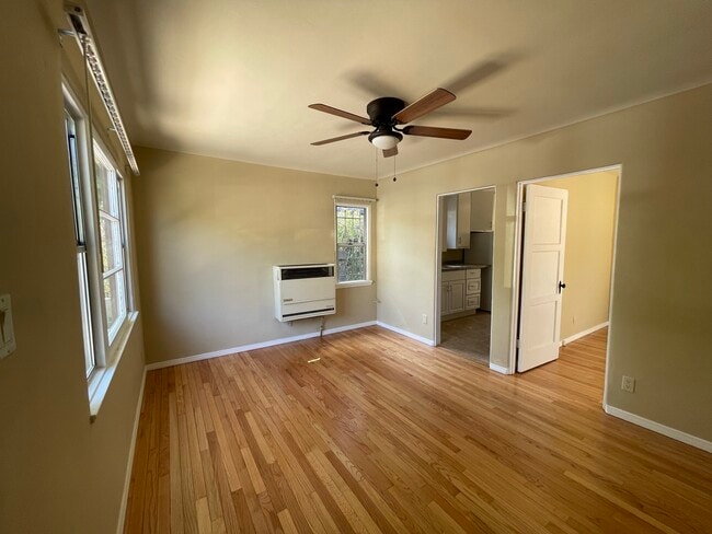 Photo - 736 Marine St Unidad 736