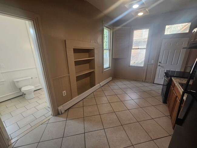 Photo - 574 W Market St Unit 1