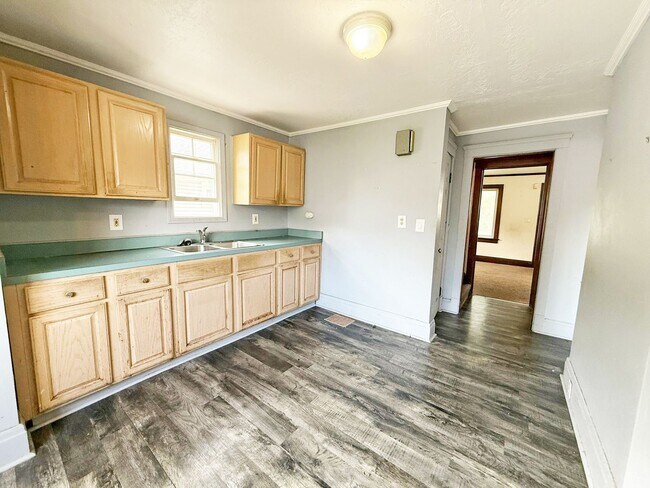 Photo - 3 BED 1 BATH BEAUTIFUL SINGLE FAMILY HOME ...