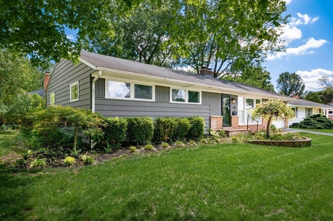 Photo - 297 E Clearview Ave