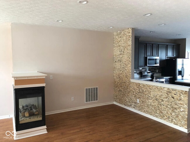 Photo - 13861 Willesden Cir