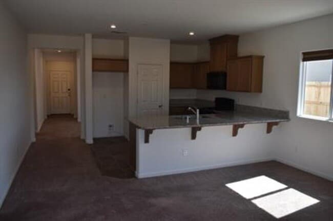 Photo - 31 Medieval St