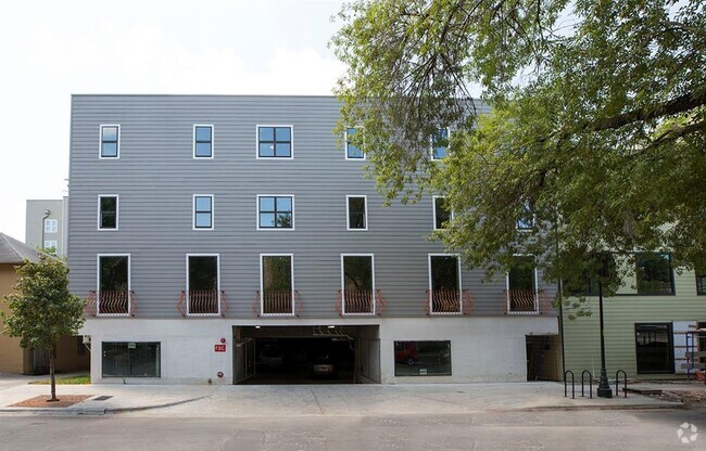 Building Photo - 911 W 22nd St Unit 303 Rental