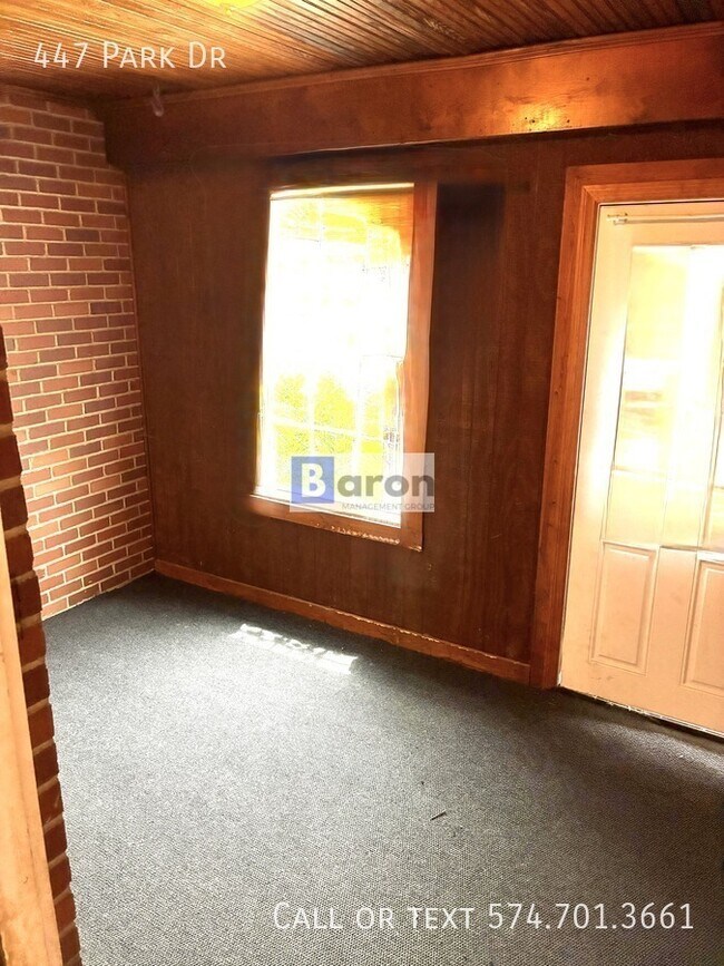Photo - 447 Park Dr
