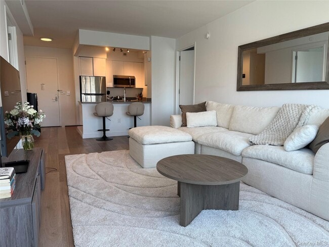 Photo - 52-03 Center Blvd Unit 928