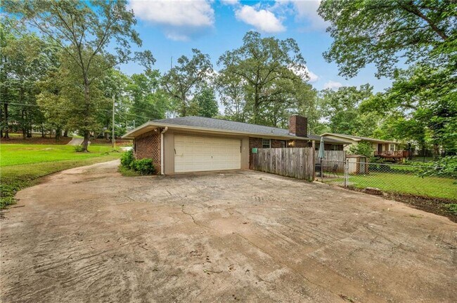 4839 Lehigh Dr