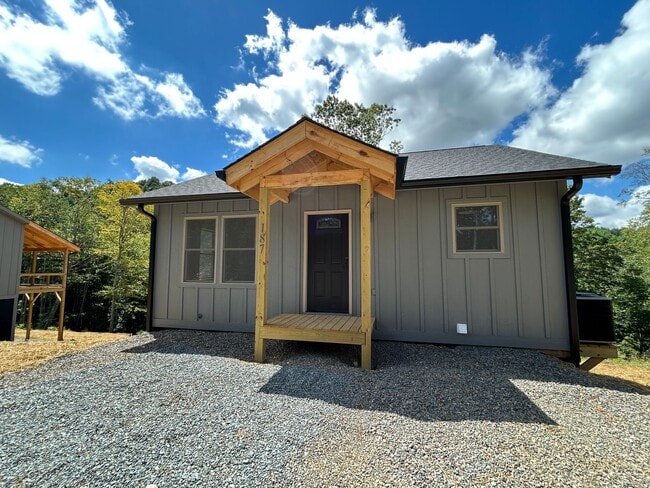 Building Photo - Cabin Life. Modern Comfort. Mountain Escape. Rental