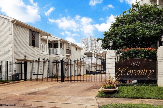 Photo - 1911 Bering Dr