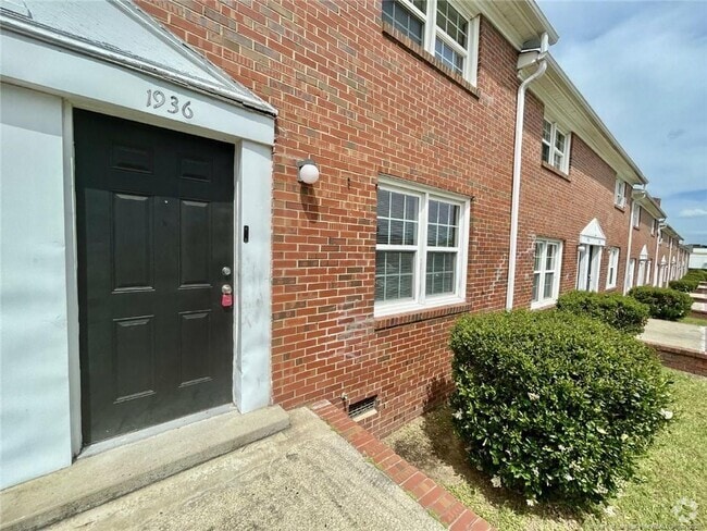 Building Photo - 1936 King George Dr Rental