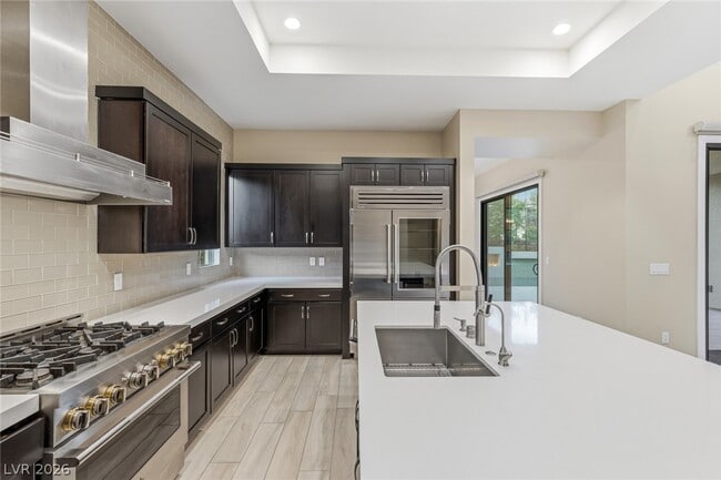 Building Photo - 64 Grey Feather Dr