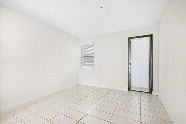 Photo - 7865 NW 104th Ave