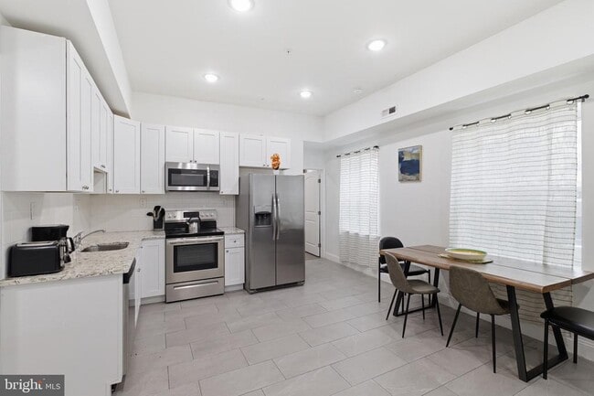 Building Photo - 925 N Broad St Unit 6A