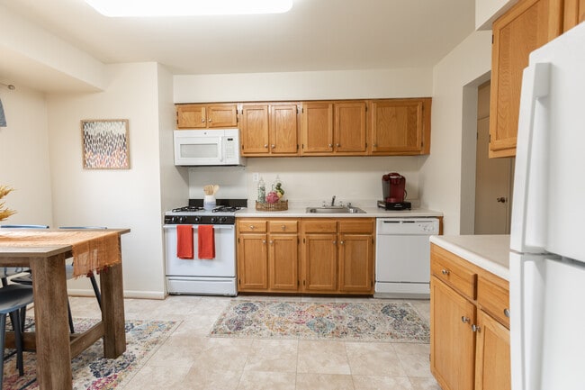 Photo - Lawyers Hill Apartments