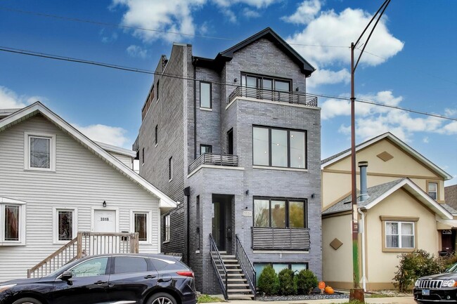 Building Photo - 3320 N Narragansett Ave Unit 2