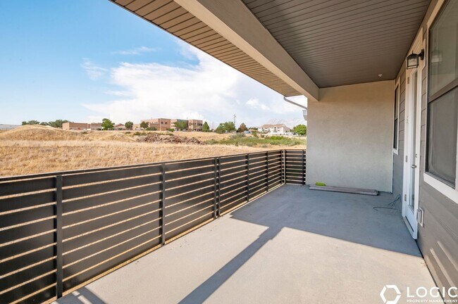754 W Blue Magic Ln Unit 303