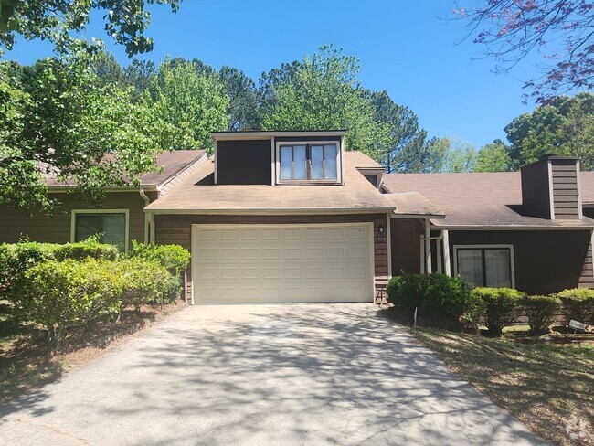 Building Photo - Stylishly Renovated 3BR/ 2BA Townhome with...