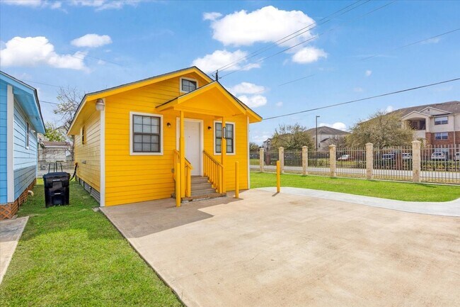 Photo - 11357 Gil Rodriguez Lp W