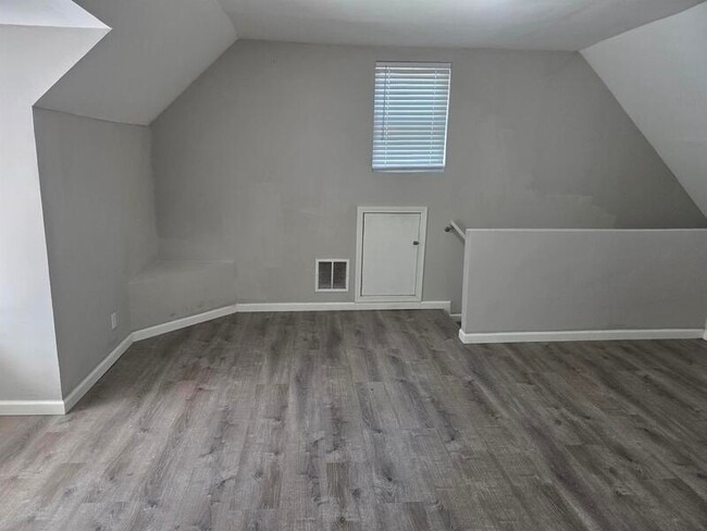 Photo - 136 N Belmont Ave Unit Apt 3