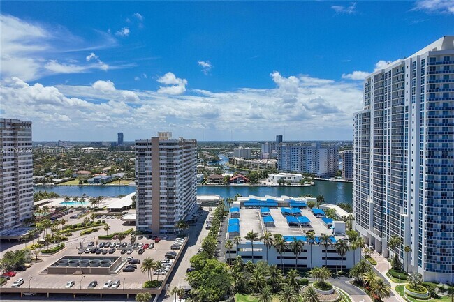 Building Photo - 1950 S Ocean Dr Unit 20F Rental