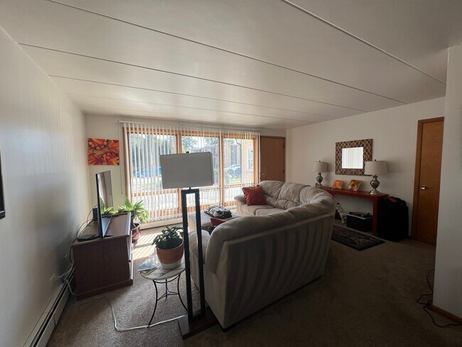 Photo - 9524 Mansfield Ave