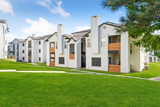 Photo - The Skylark on Harwood