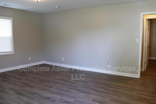 Photo - 2873 New Hampshire St