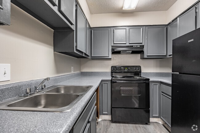 3BR, 1.5BA - 1244SF