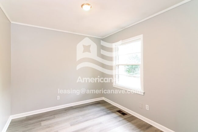 Photo - 142 Briardale Ave