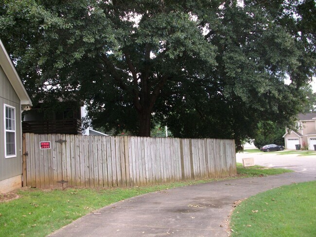 Photo - Foxhill Commons - 3 Car Garage