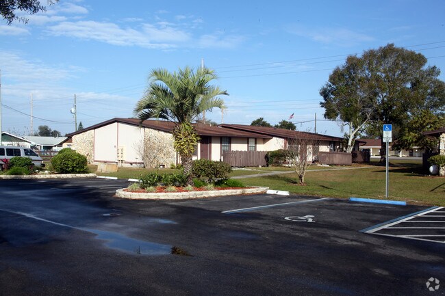 Eastwood Apartments - Eastwood Apartments