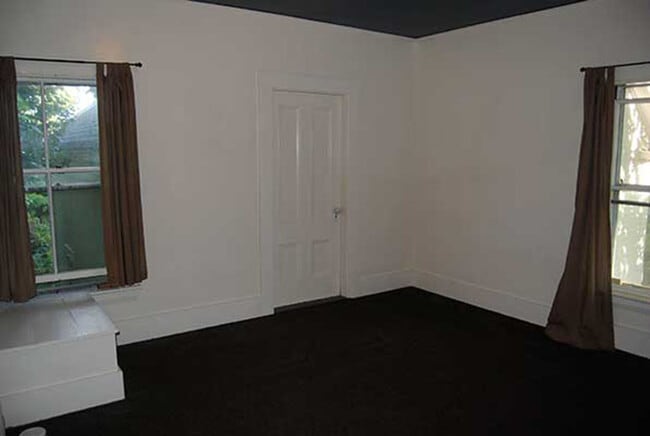 Building Photo - 48 High St Unit Apartment 1