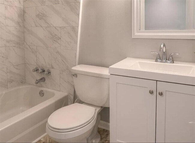 Photo - 394 Northdale Rd