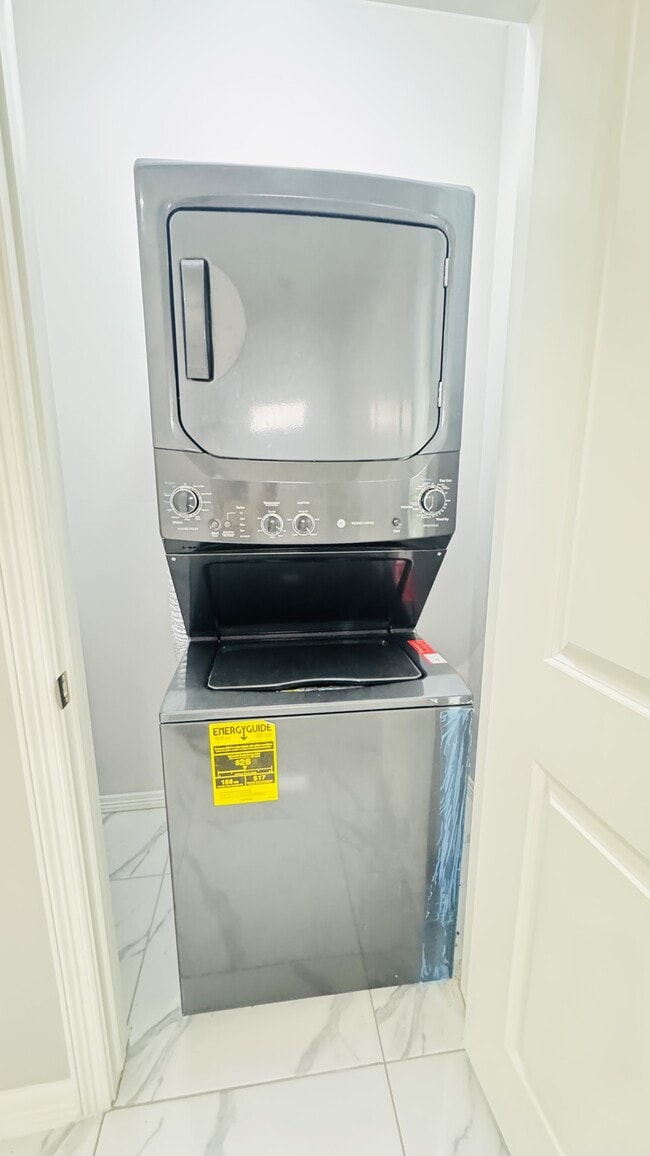 Photo - 1608 W B St