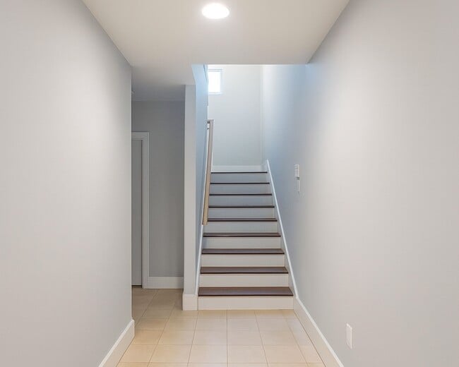 Photo - 404 Parker St