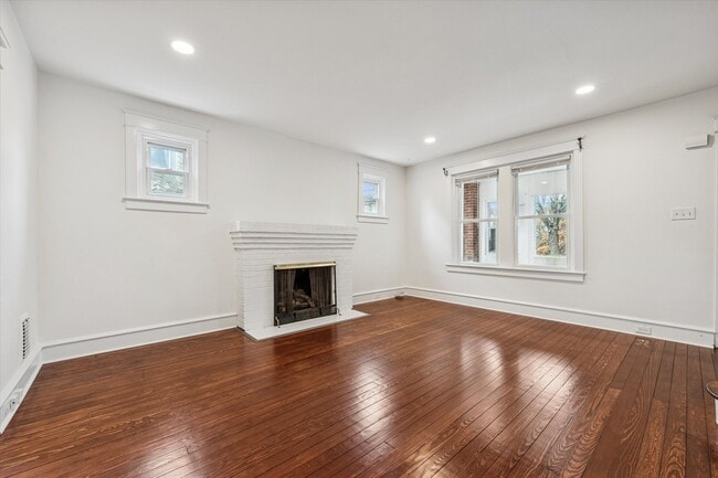 Photo - 10 W Jefferson St