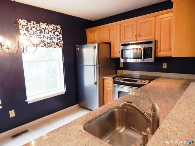 629 Danbury Rd Unit 40