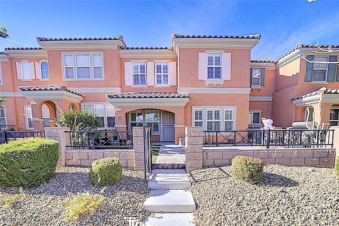 Photo - 2120 Waterlily View St