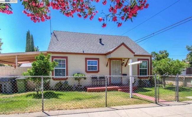 Photo - 315 S Washington St House