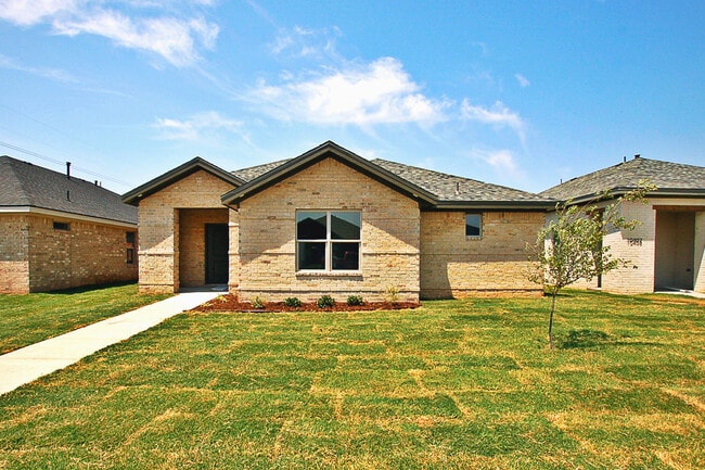 Building Photo - PRE-LEASING FOR AUGUST MOVE-IN: Recently Built 3/2/2 in Cooper ISD