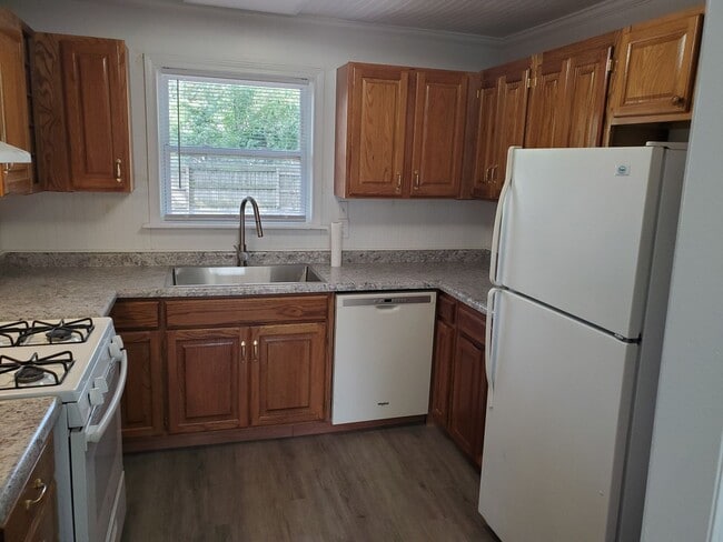 Photo - Great 3BR, 1BTH, 1 car att gar, ranch styl...