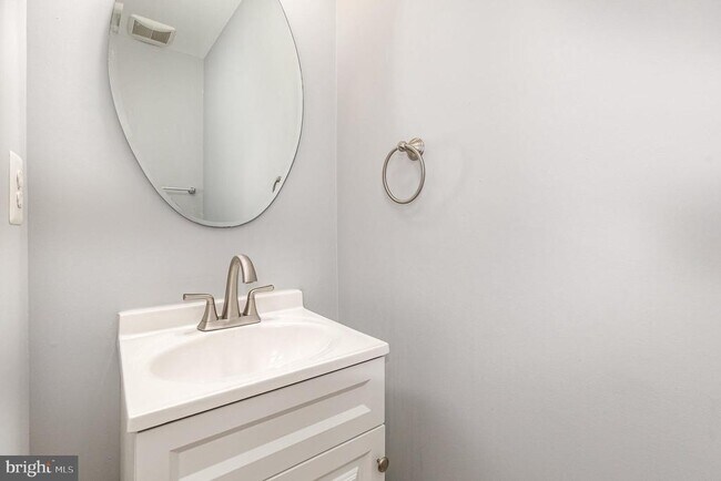 Photo - 4631 Alliance Way