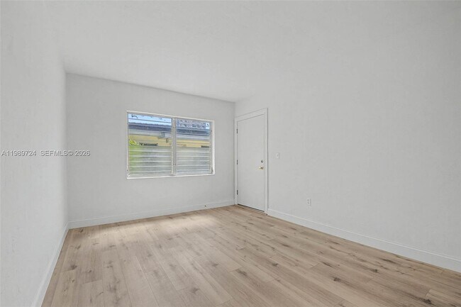 Photo - 229 Madeira Ave Unidad 6