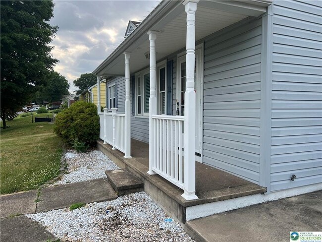 Photo - 2401 Lawnherst Ave