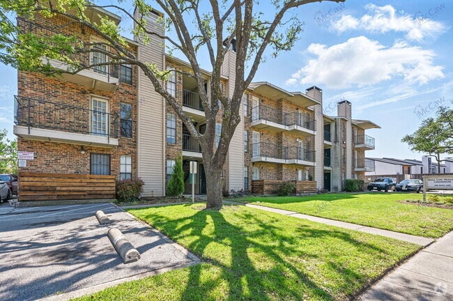 Building Photo - 9520 Royal Ln Unit 323 Rental