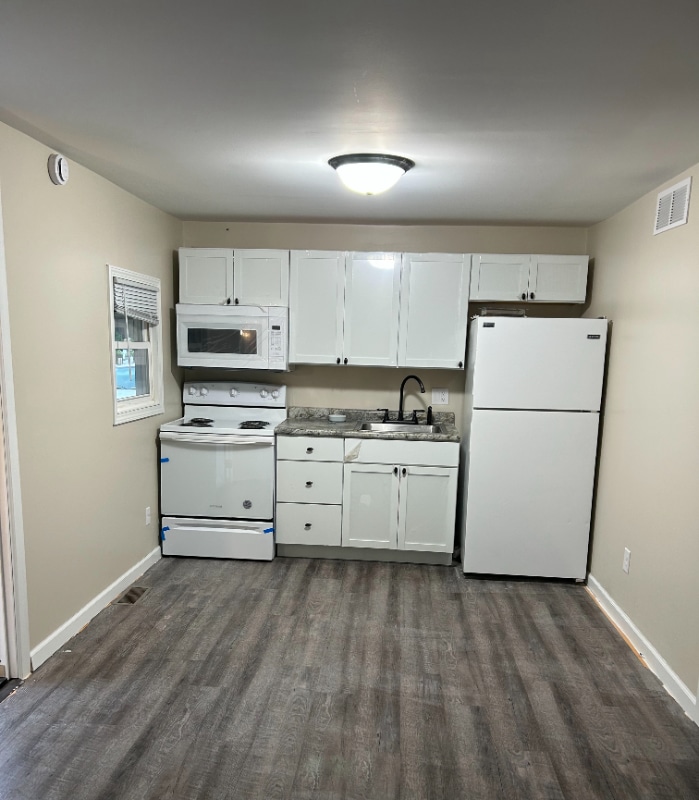 Photo - 110 W Willow Dr Apartment Unit F