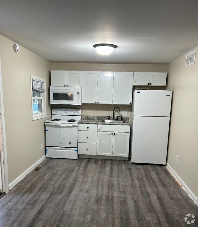 Building Photo - 110 W Willow Dr Rental